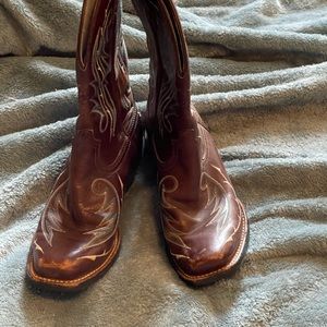New Size 6 Ariat Woman’s Boots